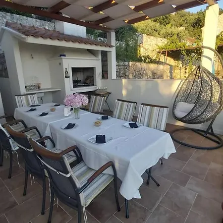 Pergola -apartment Roko Apartmán Mlini