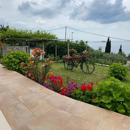 Apartmán Pergola -apartment Roko