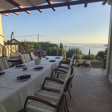 Pergola -apartment Roko